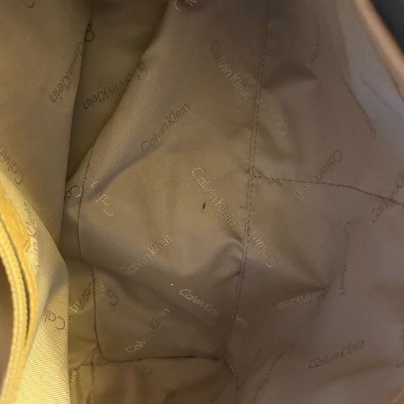 Calvin Klein Beige Angelina soft pebbled leather hand/shoulder, crossbody hobo. - Picture 10 of 13